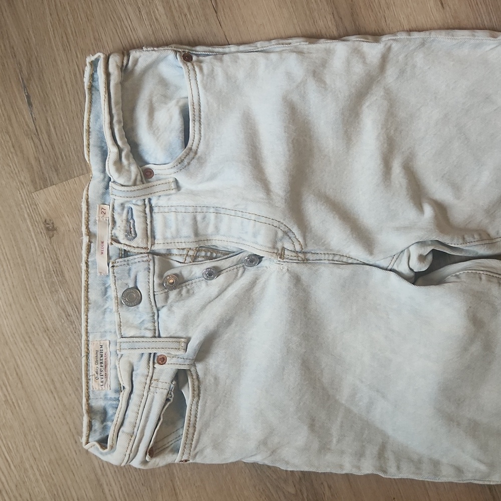 LEVIS WEDGIE BUTTON FLY JEANS